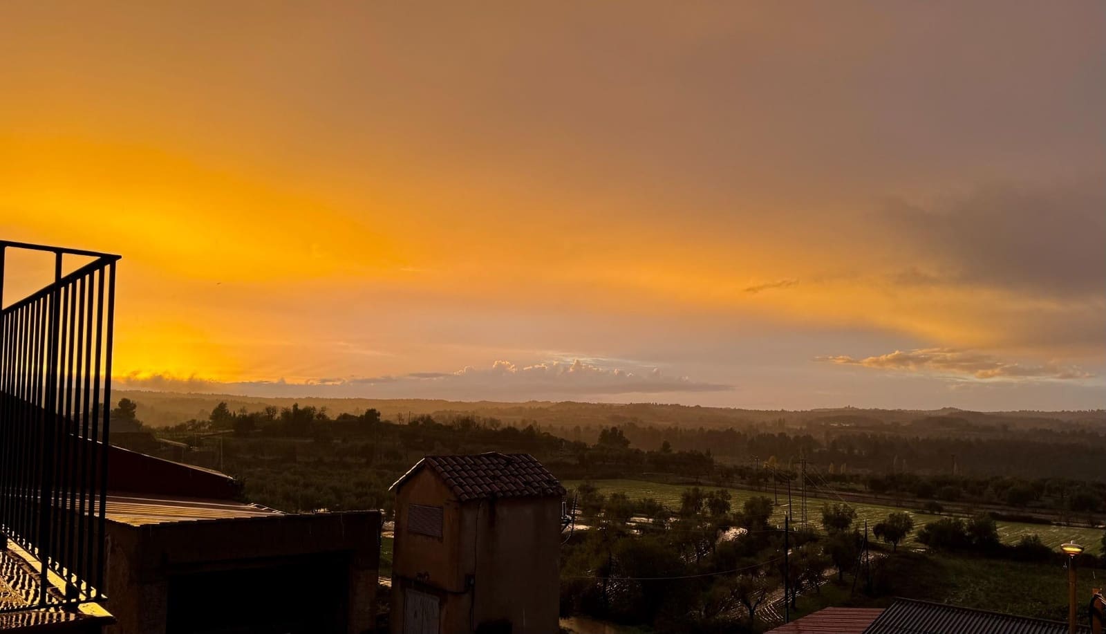 4 slaapkamer Huis te koop in Arnes met garage - € 320.000 (Ref: 9367427)