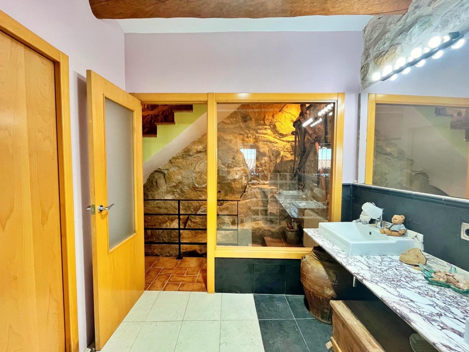 4 slaapkamer Huis te koop in Arnes met garage - € 320.000 (Ref: 9367427)