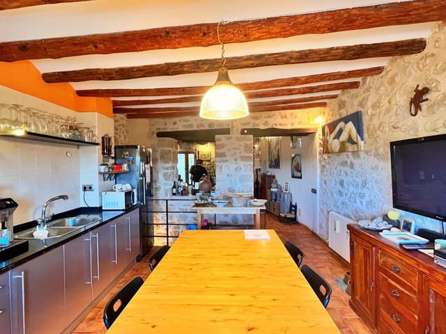 4 bedroom Townhouse for sale in Arnes with garage - € 320,000 (Ref: 9367427)