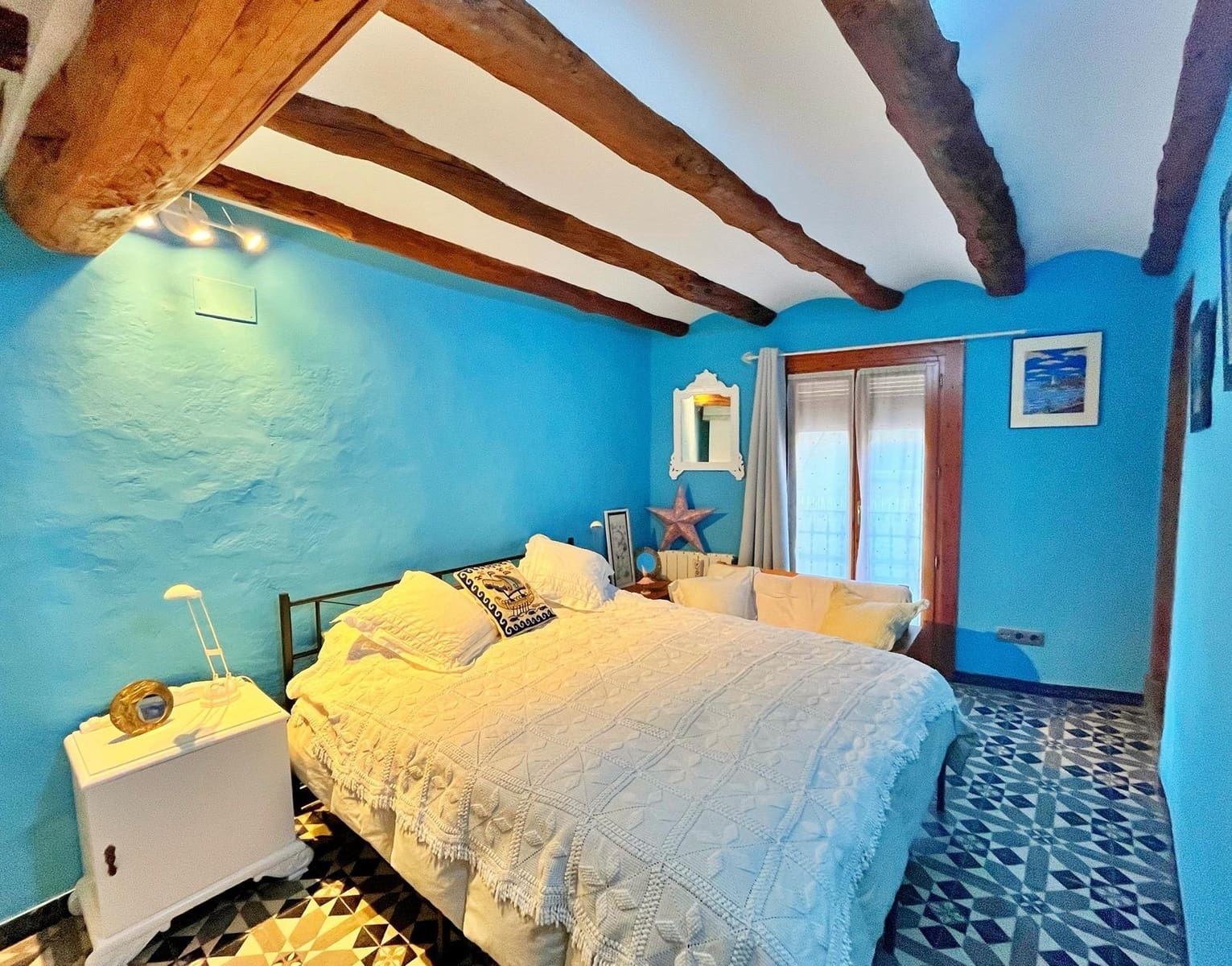 4 slaapkamer Huis te koop in Arnes met garage - € 320.000 (Ref: 9367427)