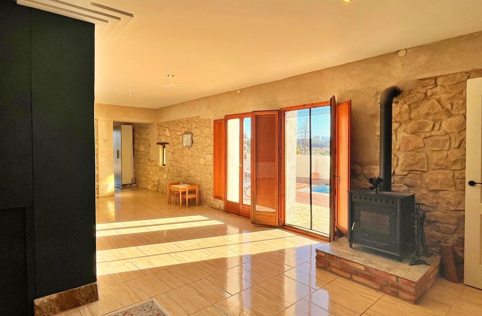 3 soveværelse Villa til salg i Flix med swimmingpool - € 265.000 (Ref: 9406669)