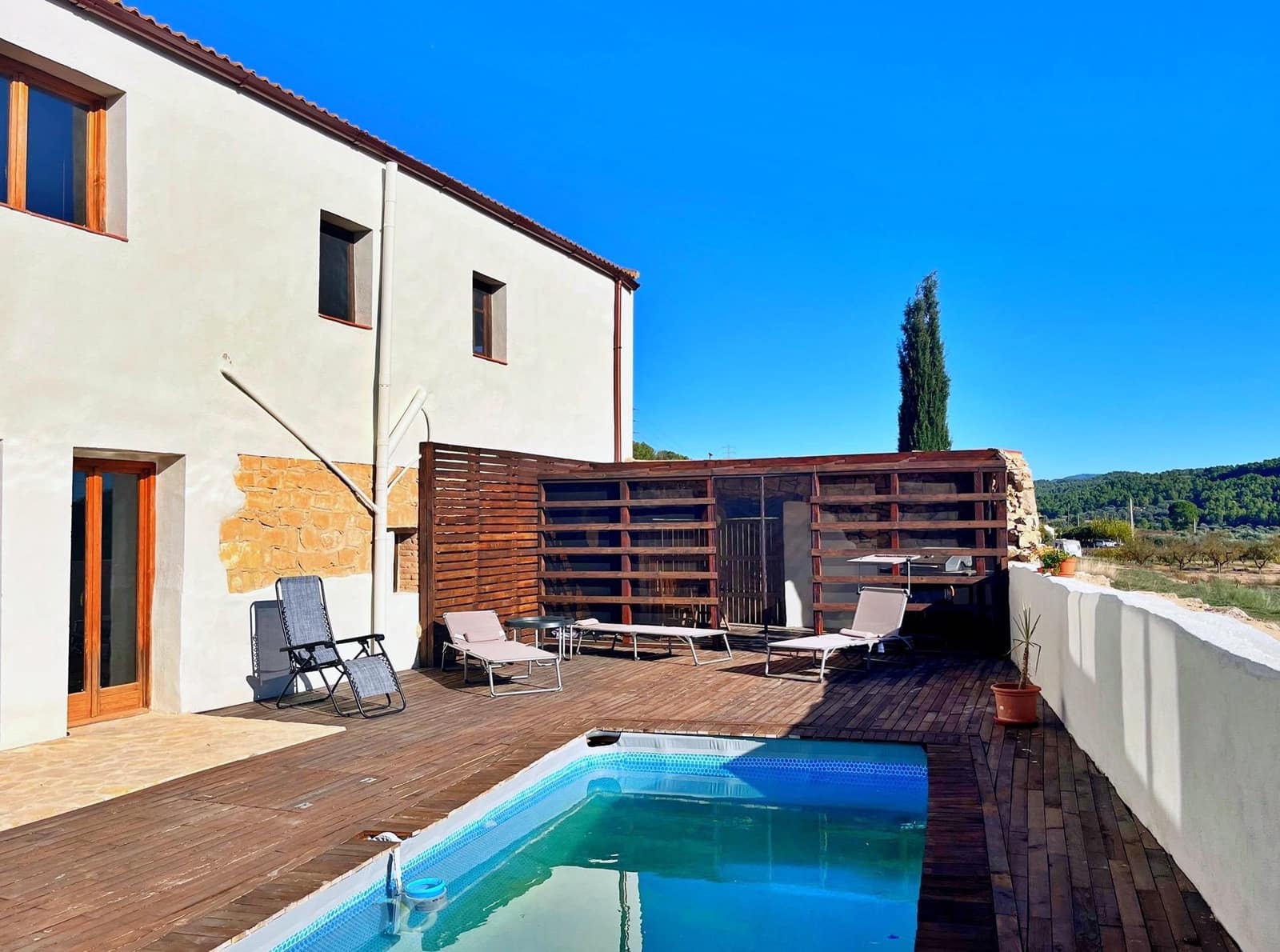 3 soveværelse Villa til salg i Flix med swimmingpool - € 265.000 (Ref: 9406669)