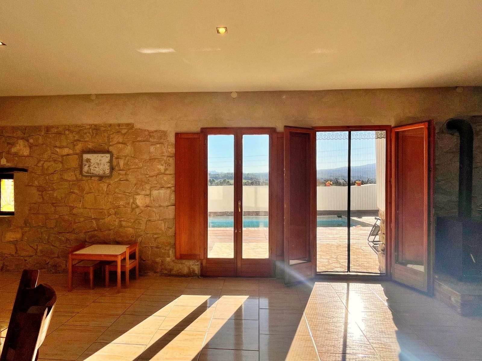 3 soveværelse Villa til salg i Flix med swimmingpool - € 265.000 (Ref: 9406669)