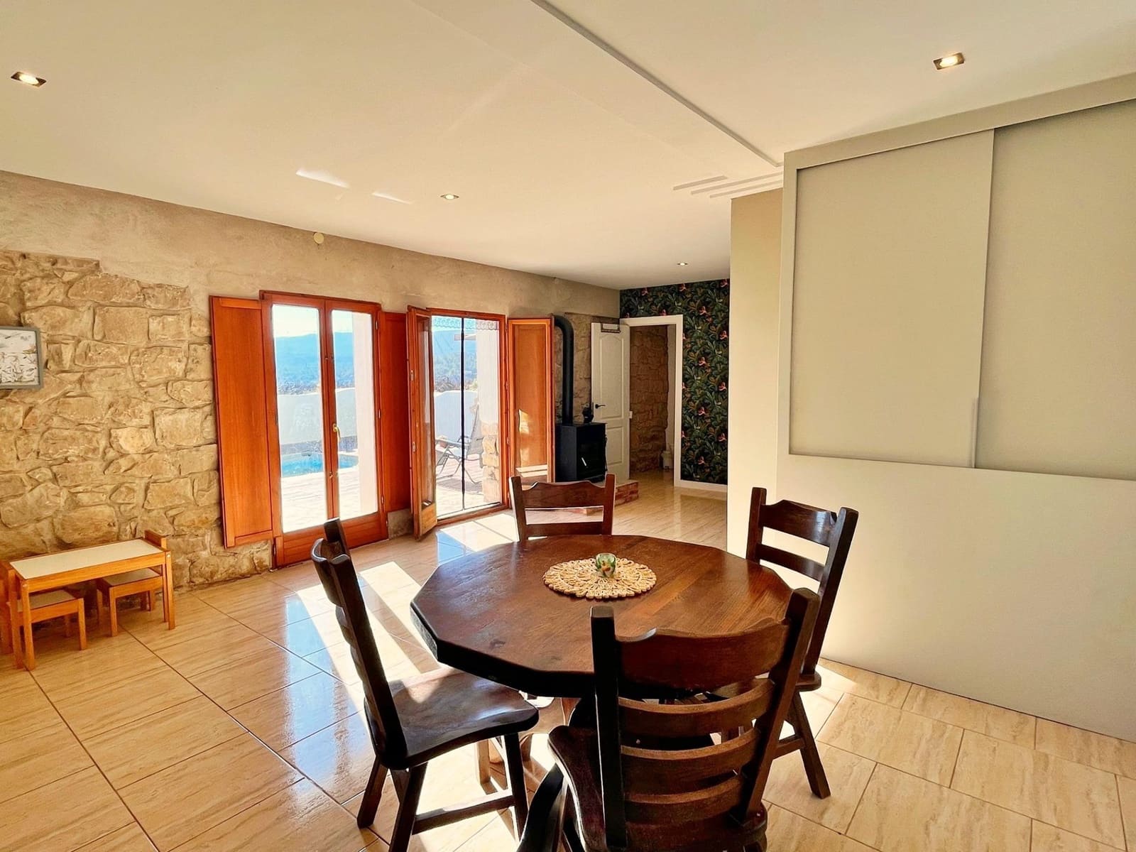 3 soveværelse Villa til salg i Flix med swimmingpool - € 265.000 (Ref: 9406669)