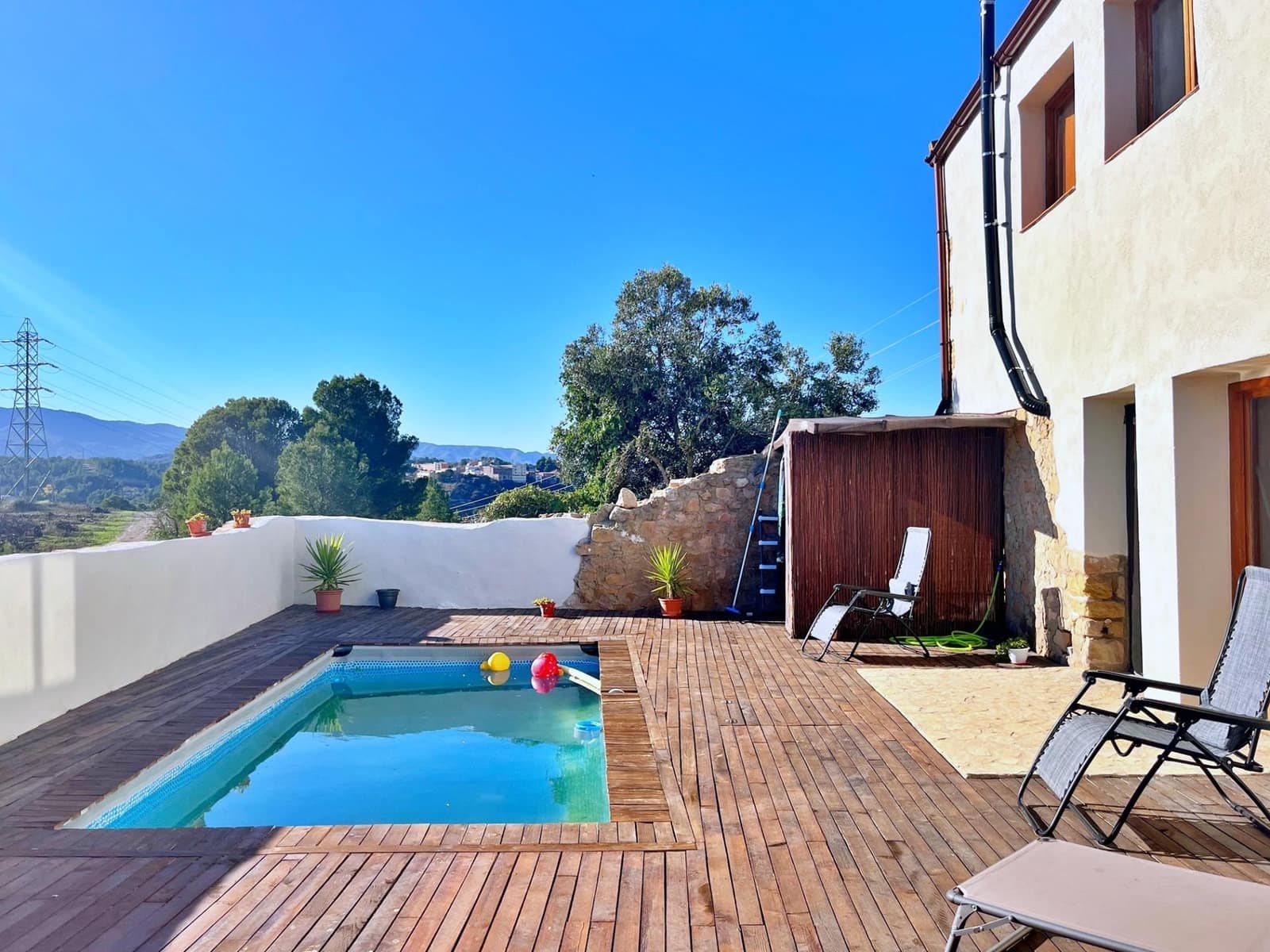 3 soveværelse Villa til salg i Flix med swimmingpool - € 265.000 (Ref: 9406669)