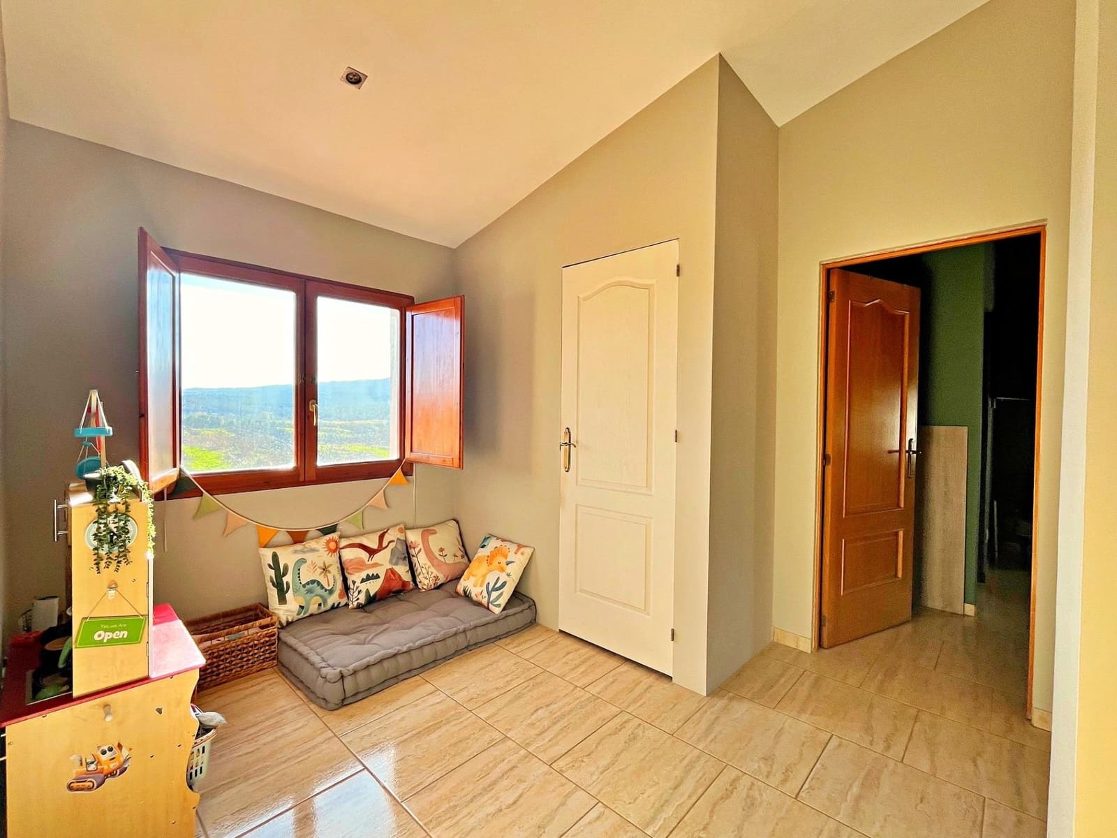 3 soveværelse Villa til salg i Flix med swimmingpool - € 265.000 (Ref: 9406669)