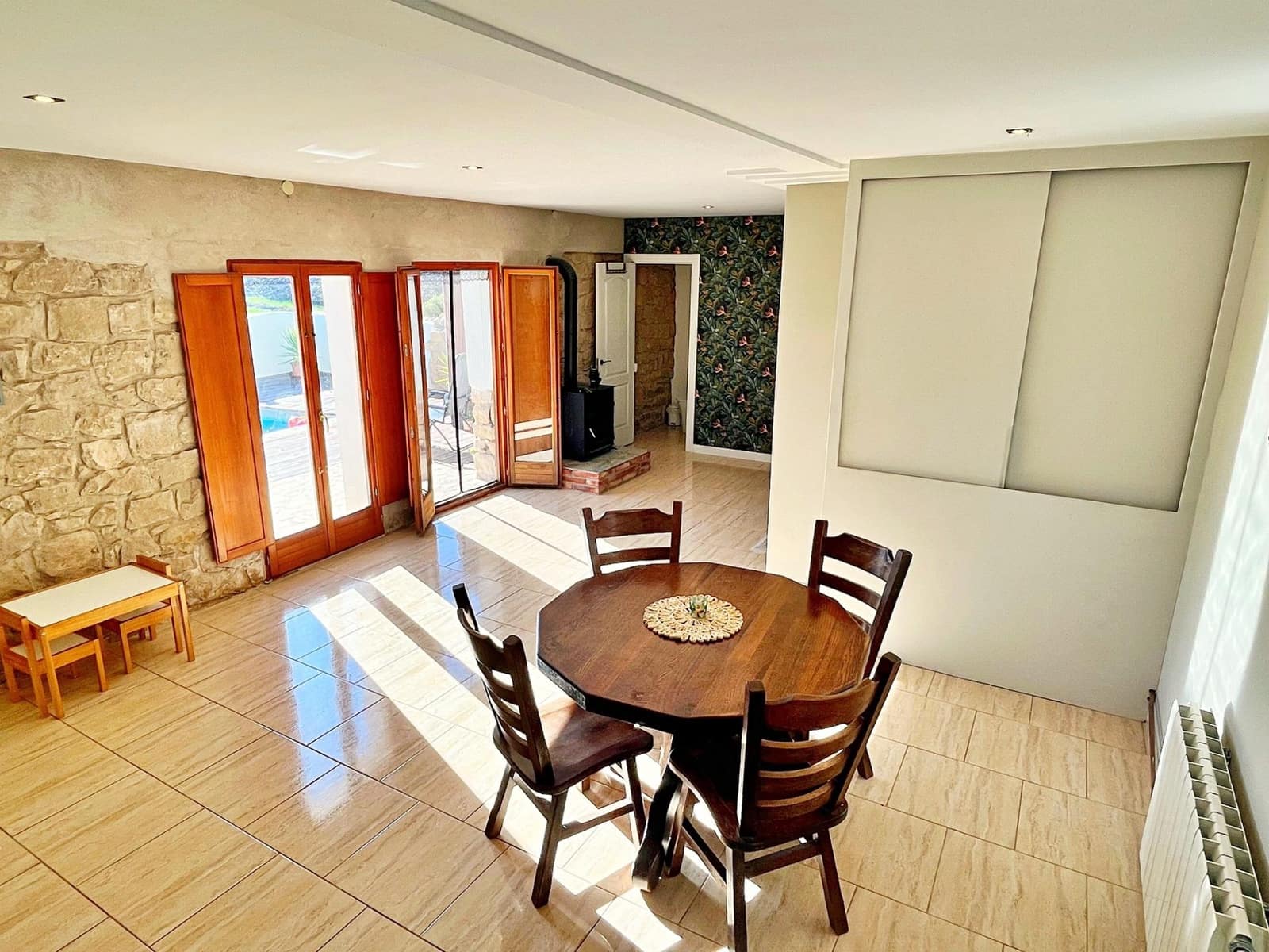 3 soveværelse Villa til salg i Flix med swimmingpool - € 265.000 (Ref: 9406669)