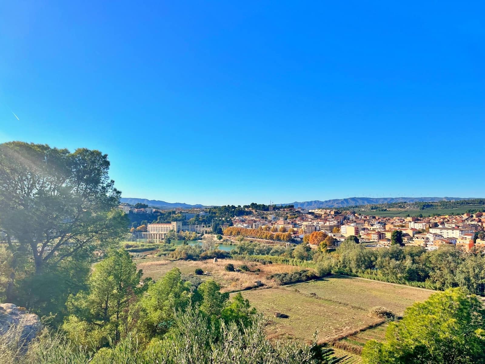 3 soveværelse Villa til salg i Flix med swimmingpool - € 265.000 (Ref: 9406669)