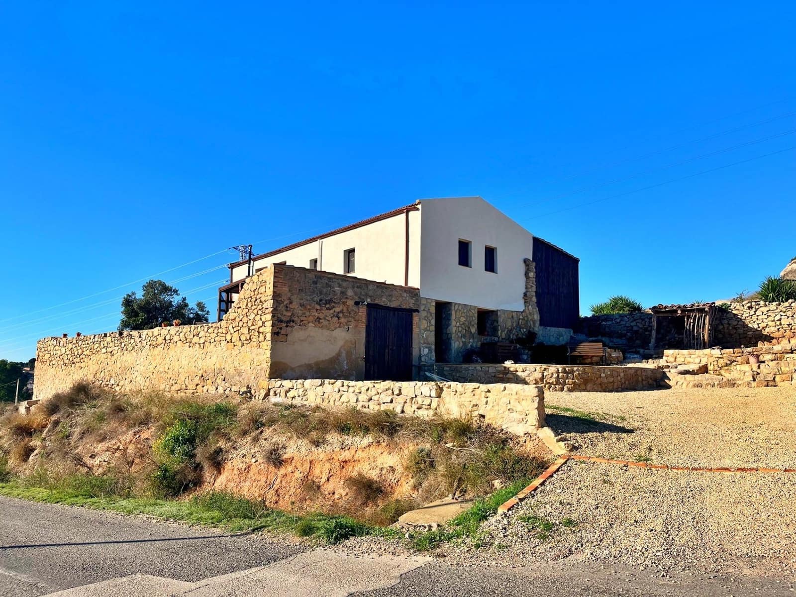 3 soveværelse Villa til salg i Flix med swimmingpool - € 265.000 (Ref: 9406669)