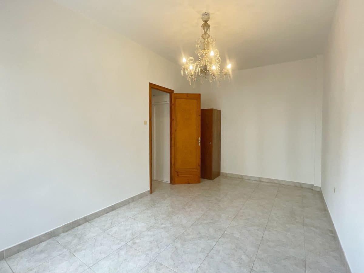 4 soveværelse Lejlighed til leje i Tortosa - € 600 (Ref: 9406670)