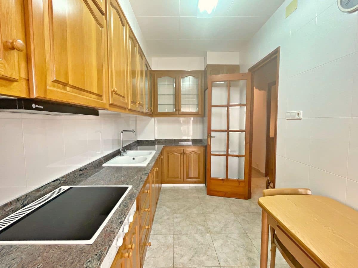 4 soveværelse Lejlighed til leje i Tortosa - € 600 (Ref: 9406670)