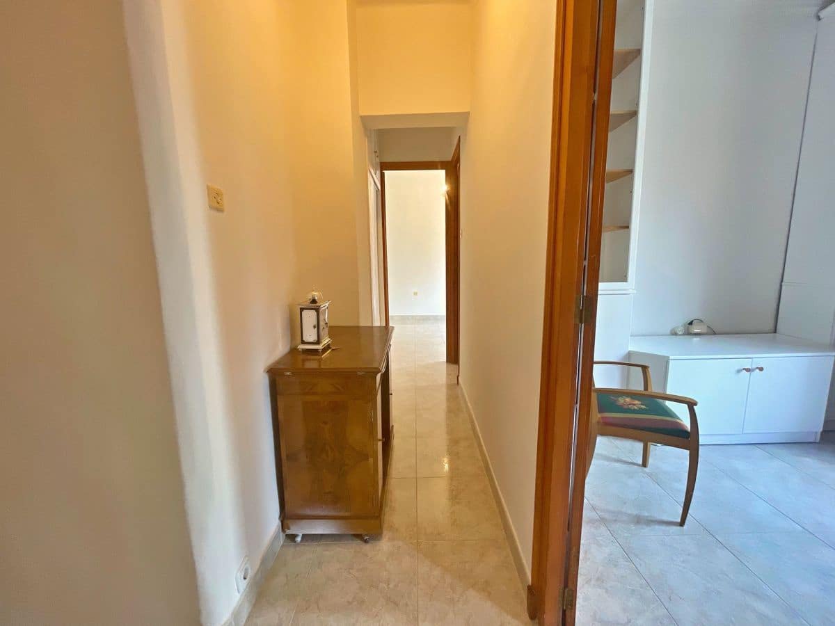 4 soveværelse Lejlighed til leje i Tortosa - € 600 (Ref: 9406670)