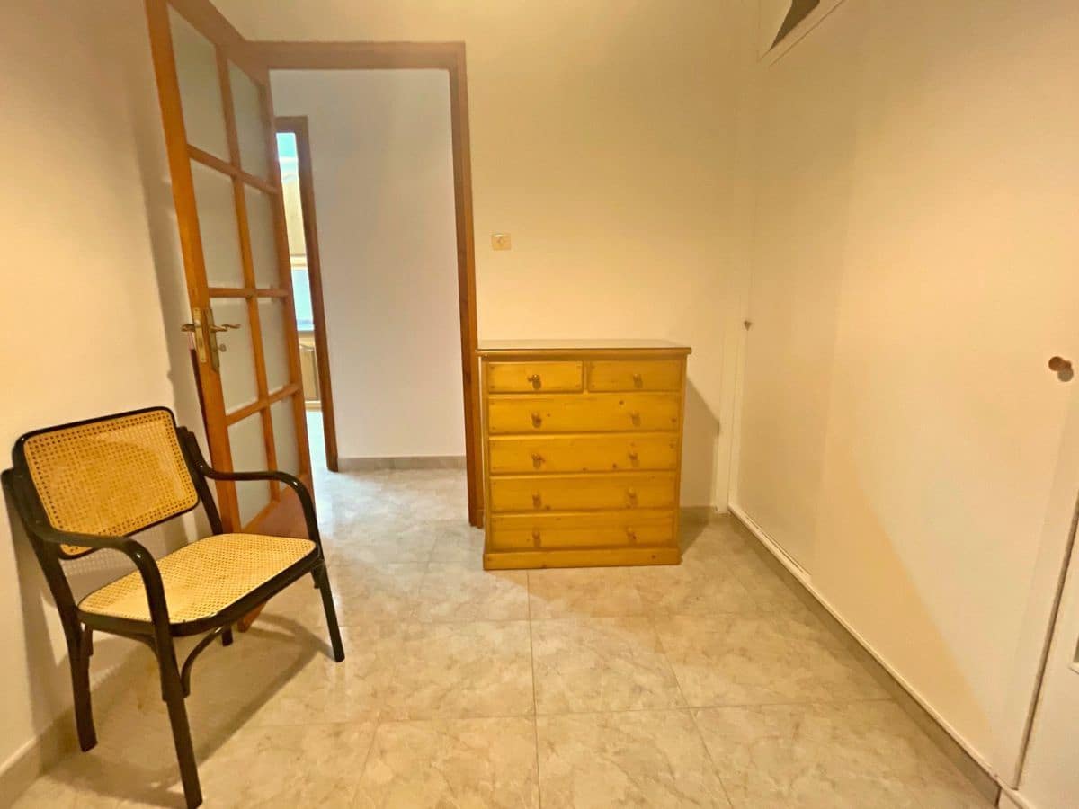 4 soveværelse Lejlighed til leje i Tortosa - € 600 (Ref: 9406670)