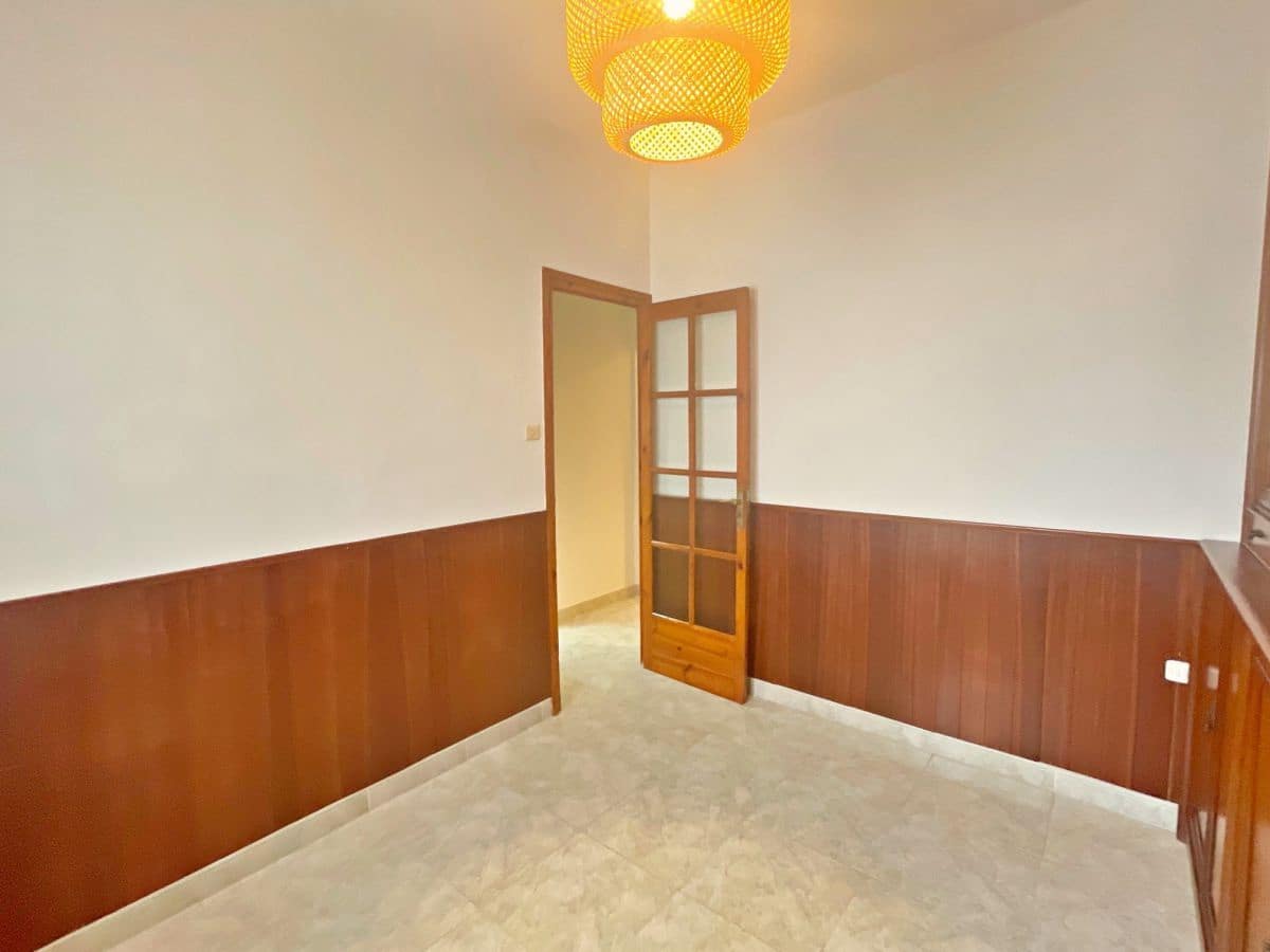 4 soveværelse Lejlighed til leje i Tortosa - € 600 (Ref: 9406670)