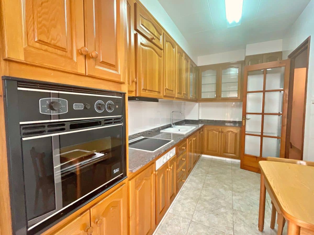 4 soveværelse Lejlighed til leje i Tortosa - € 600 (Ref: 9406670)