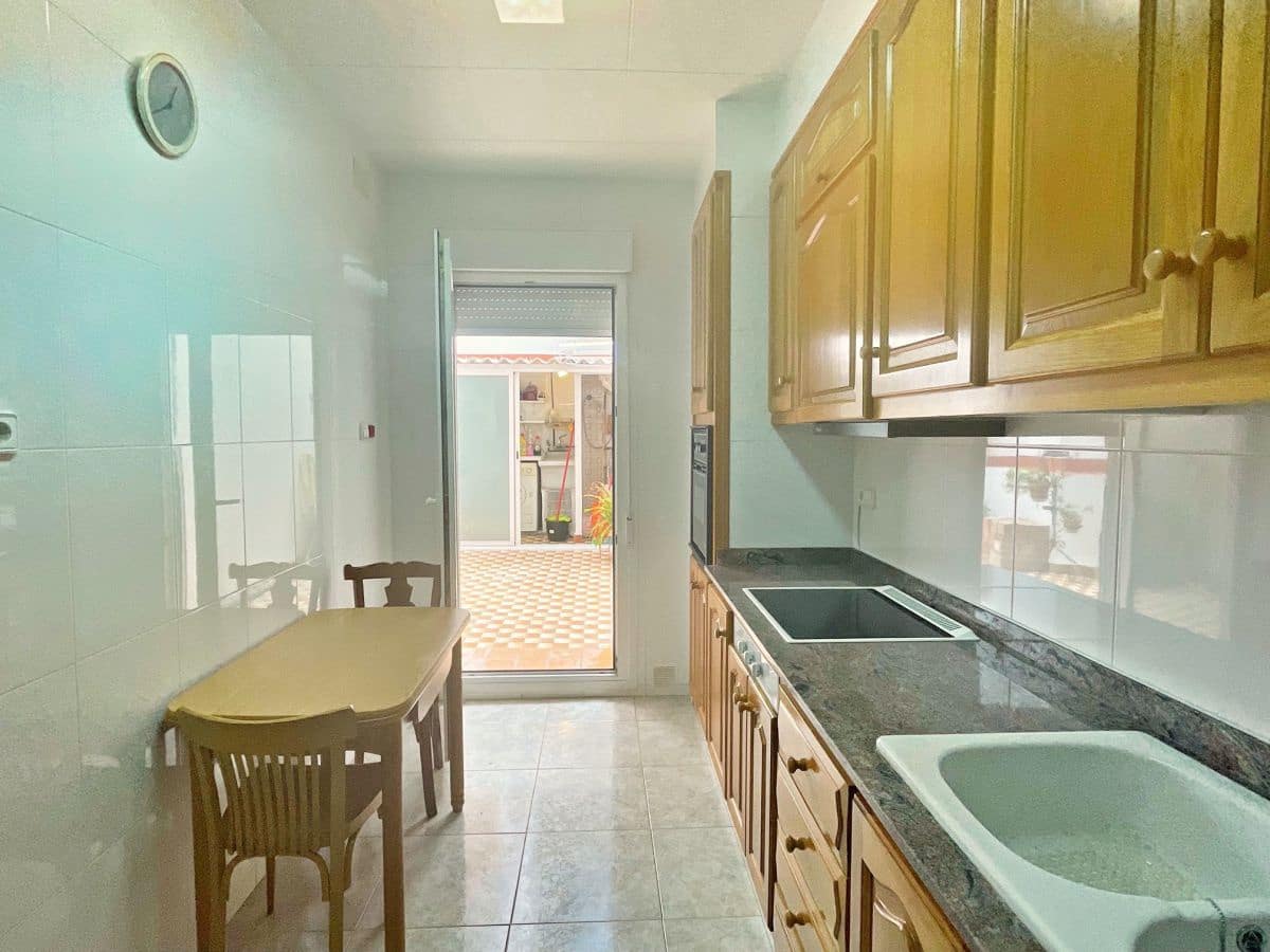 4 soveværelse Lejlighed til leje i Tortosa - € 600 (Ref: 9406670)