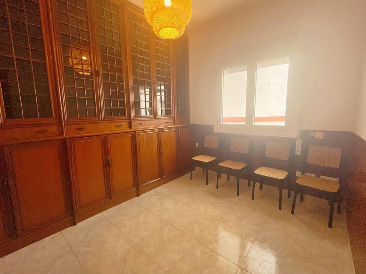 4 soveværelse Lejlighed til leje i Tortosa - € 600 (Ref: 9406670)