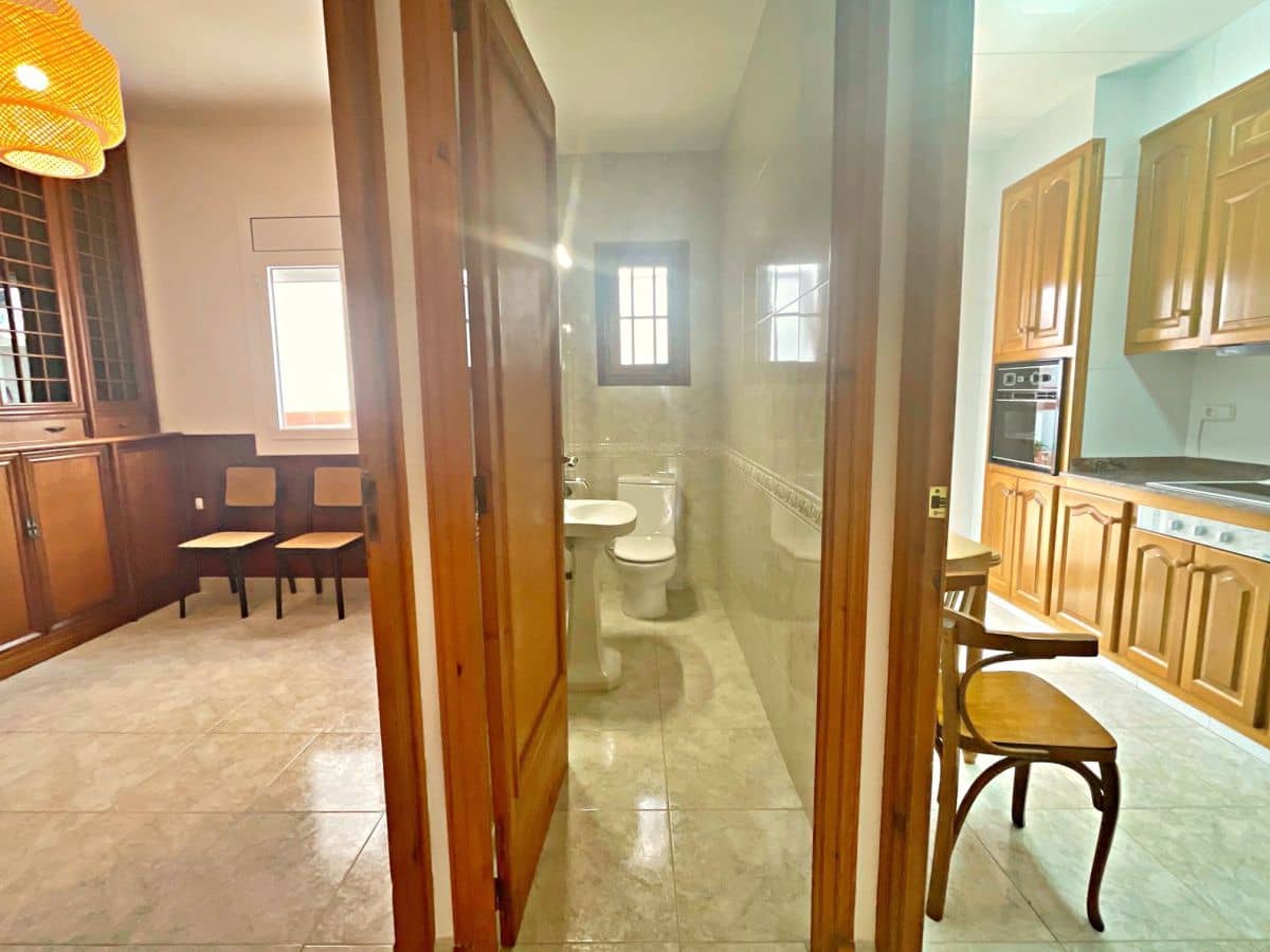 4 soveværelse Lejlighed til leje i Tortosa - € 600 (Ref: 9406670)