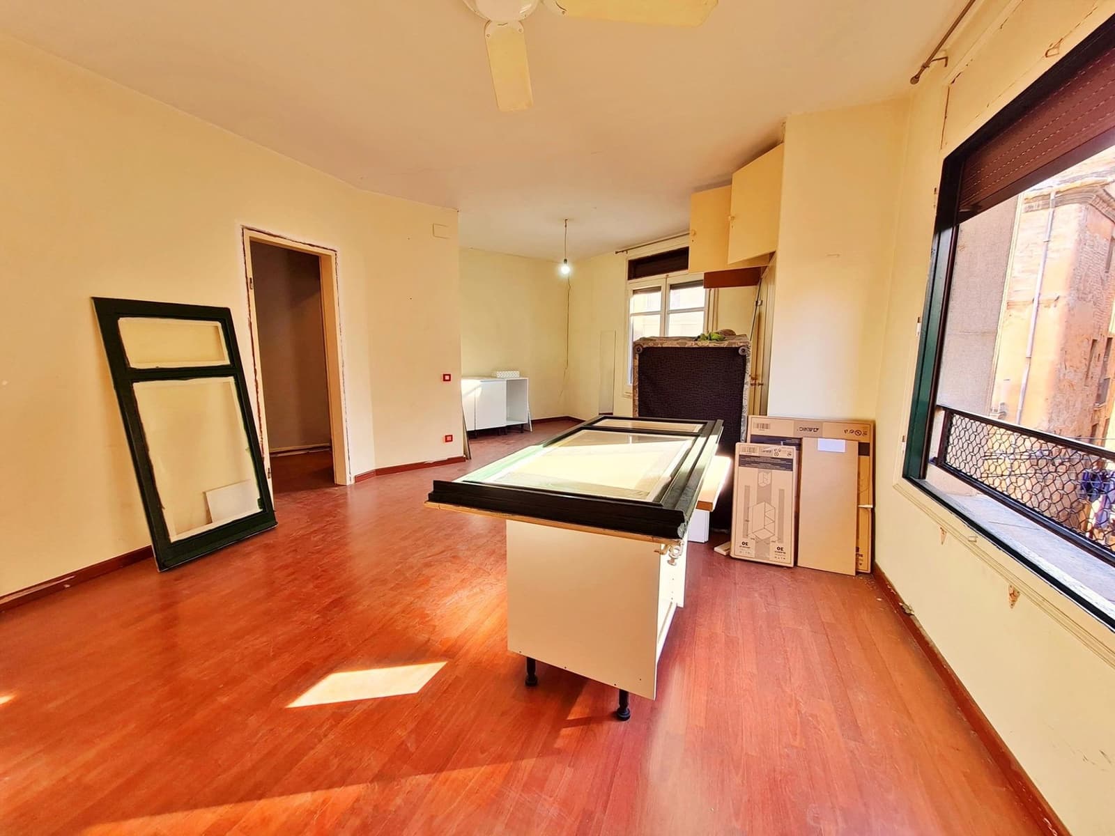 3 bedroom Flat for sale in Tortosa - € 95,000 (Ref: 9440015)