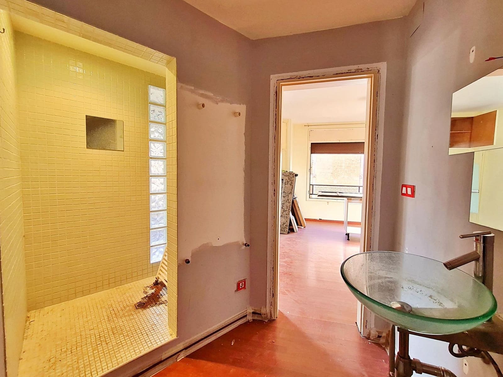 3 bedroom Flat for sale in Tortosa - € 95,000 (Ref: 9440015)