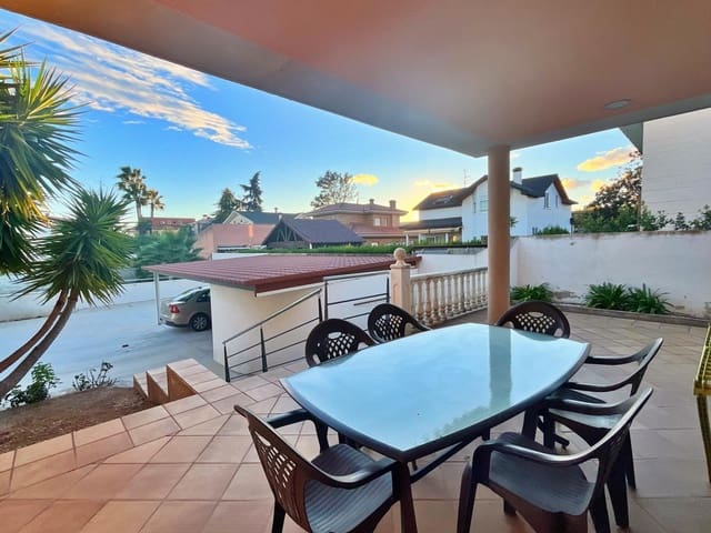 6 soveværelse Villa til salg i Santa Bàrbara med garage - € 450.000 (Ref: 9440016)