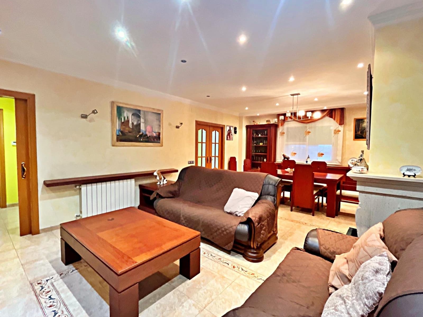 6 soveværelse Villa til salg i Santa Barbara med garage - € 450.000 (Ref: 9440016)