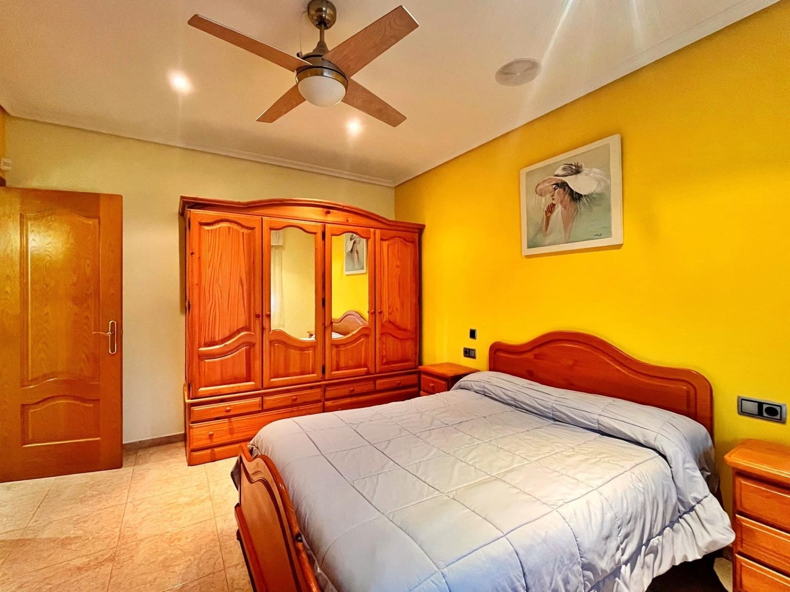 6 soveværelse Villa til salg i Santa Barbara med garage - € 450.000 (Ref: 9440016)