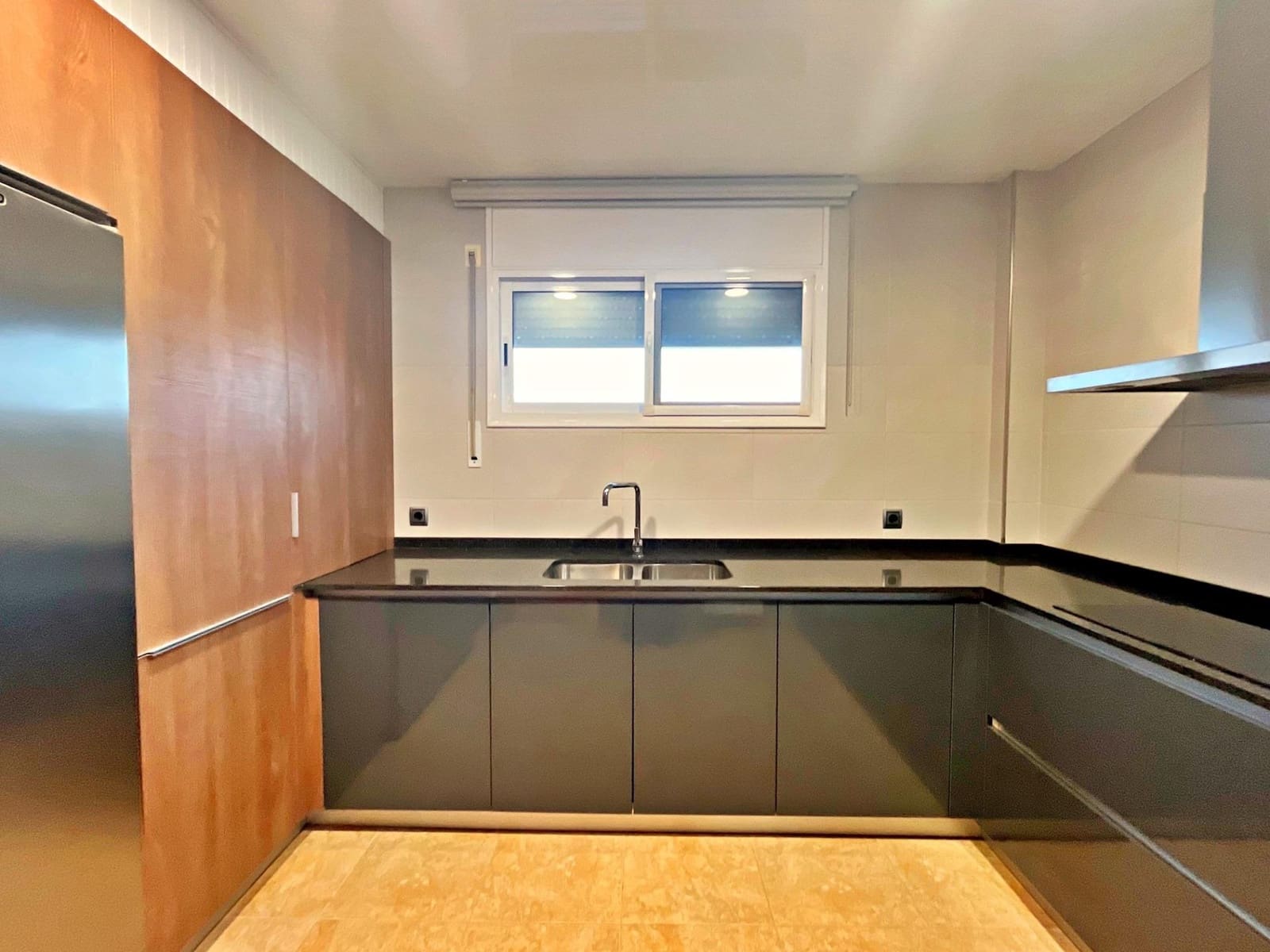 6 soveværelse Villa til salg i Santa Barbara med garage - € 450.000 (Ref: 9440016)