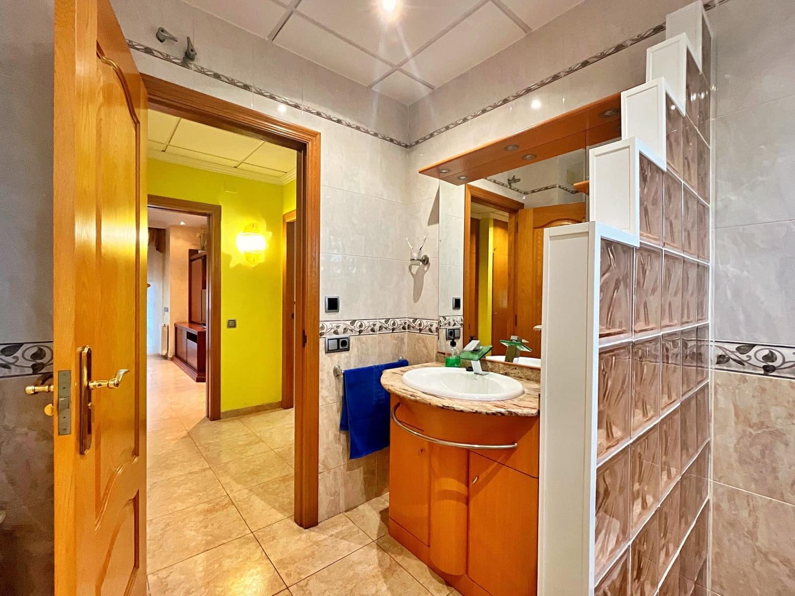 6 soveværelse Villa til salg i Santa Barbara med garage - € 450.000 (Ref: 9440016)