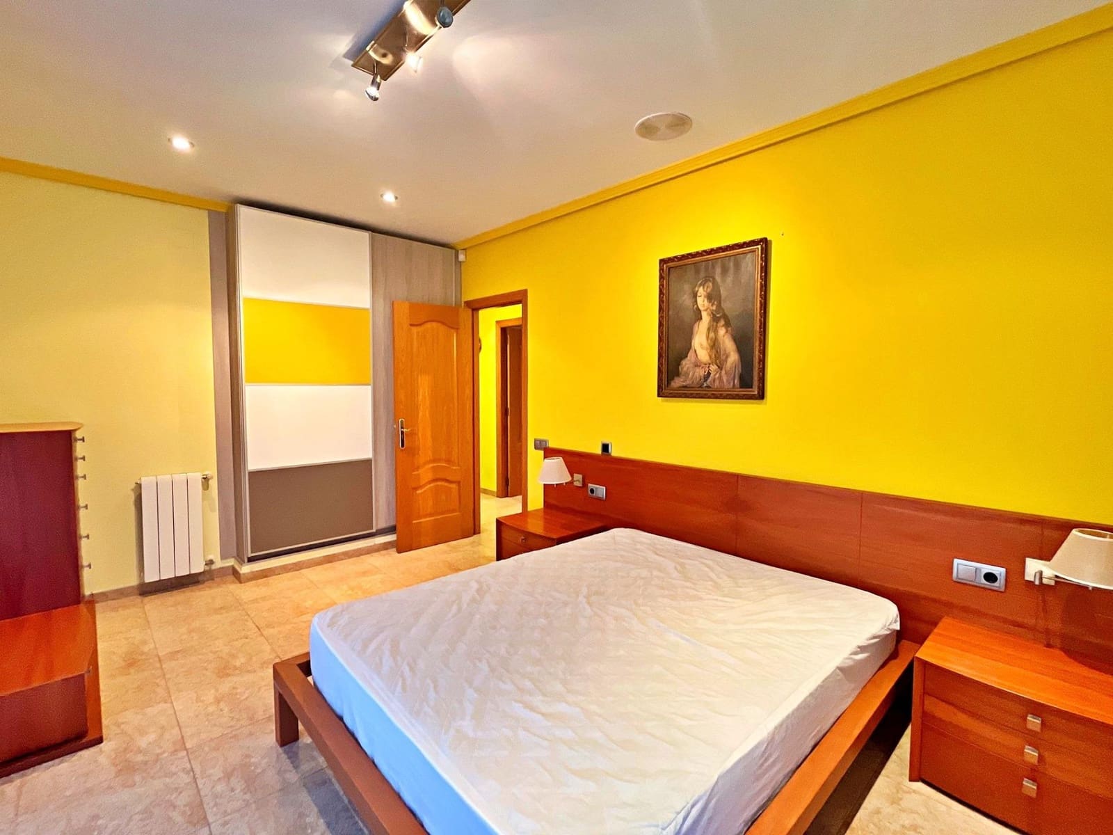 6 soveværelse Villa til salg i Santa Barbara med garage - € 450.000 (Ref: 9440016)