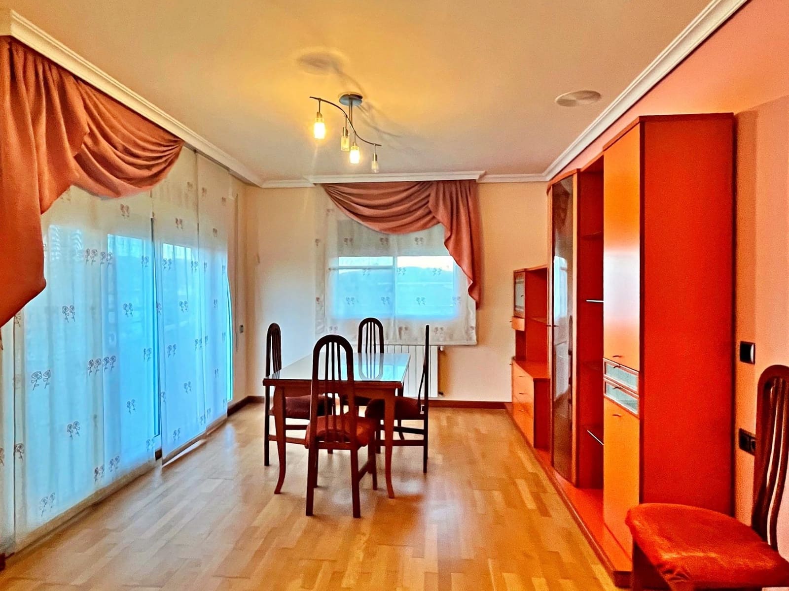 6 soveværelse Villa til salg i Santa Barbara med garage - € 450.000 (Ref: 9440016)