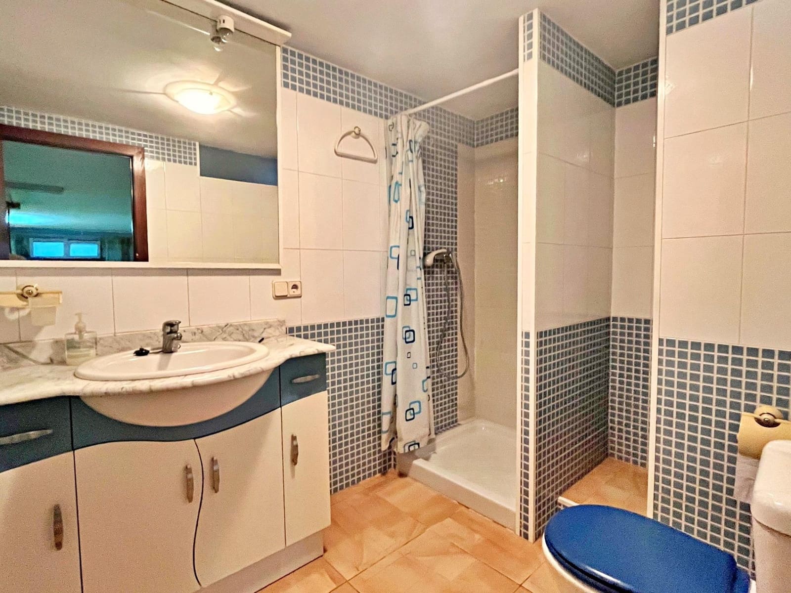 6 soveværelse Villa til salg i Santa Barbara med garage - € 450.000 (Ref: 9440016)