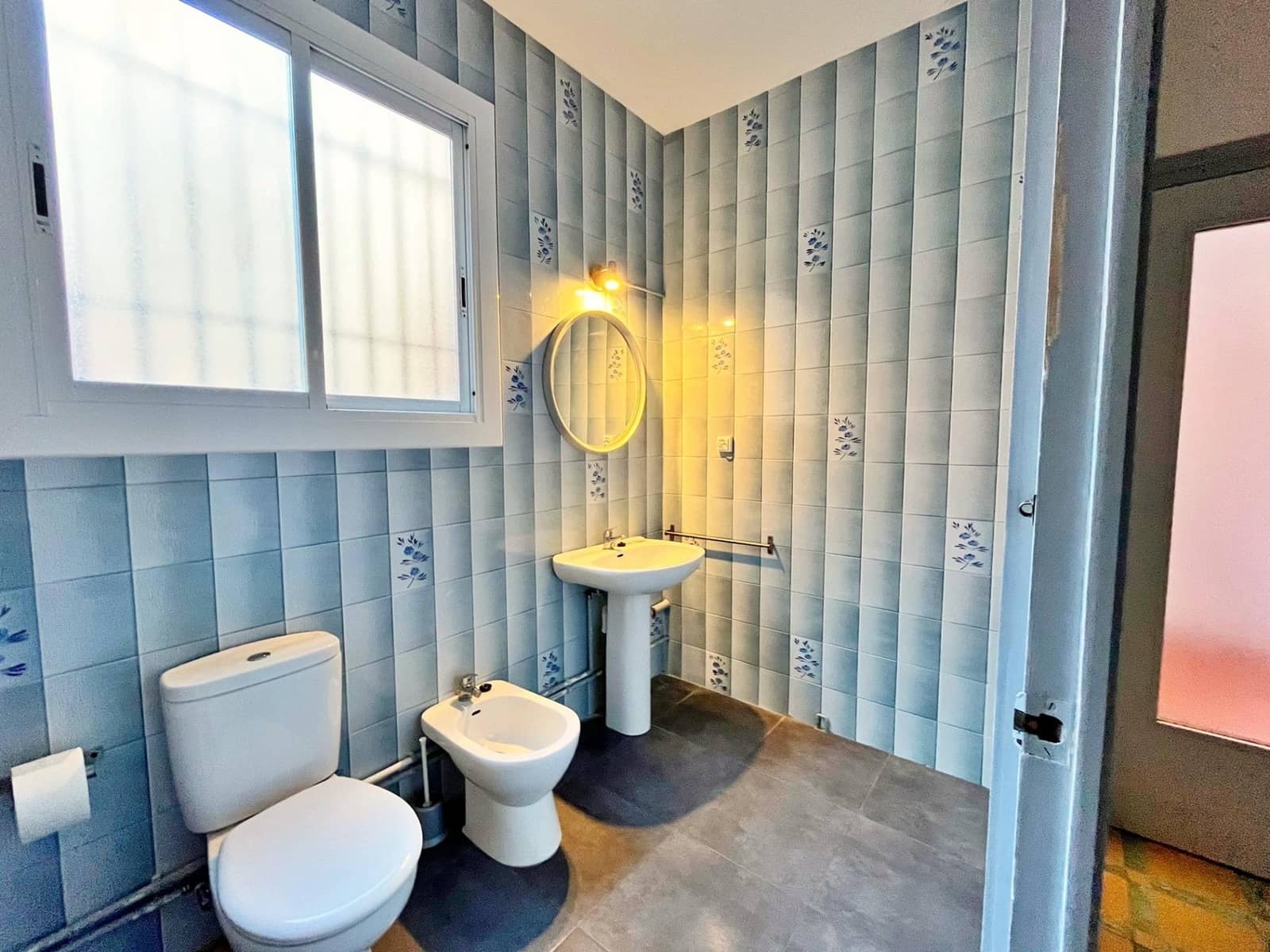 4 slaapkamer Flat te huur in Tortosa - € 600 (Ref: 9446244)