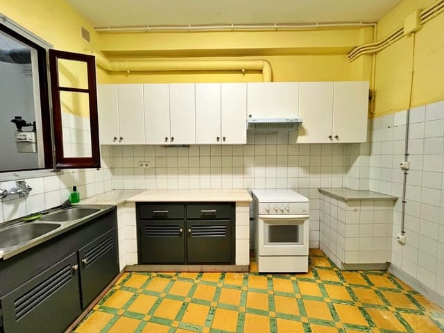 Appartement de 4 chambres à louer à Tortosa - 600 € (Ref: 9446244)