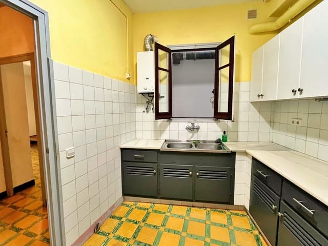 Appartement de 4 chambres à louer à Tortosa - 600 € (Ref: 9446244)
