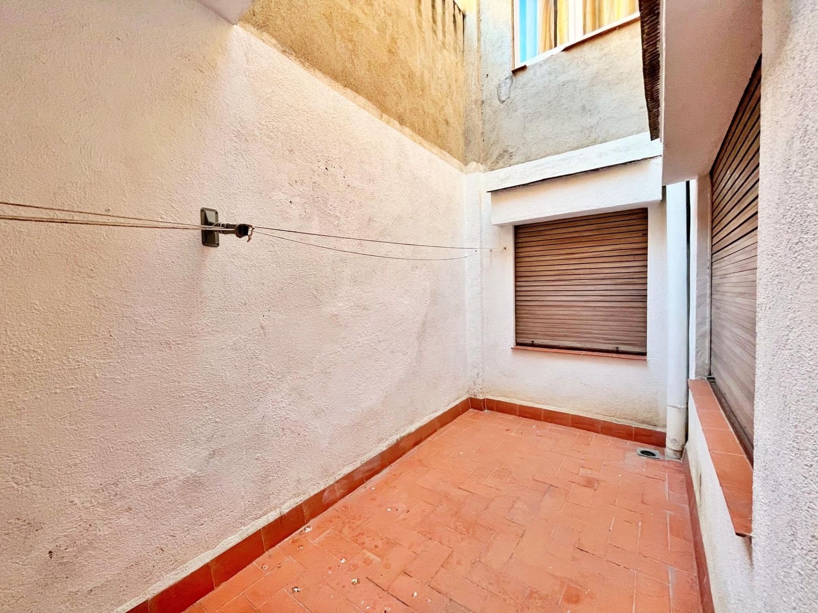 4 slaapkamer Flat te huur in Tortosa - € 600 (Ref: 9446244)