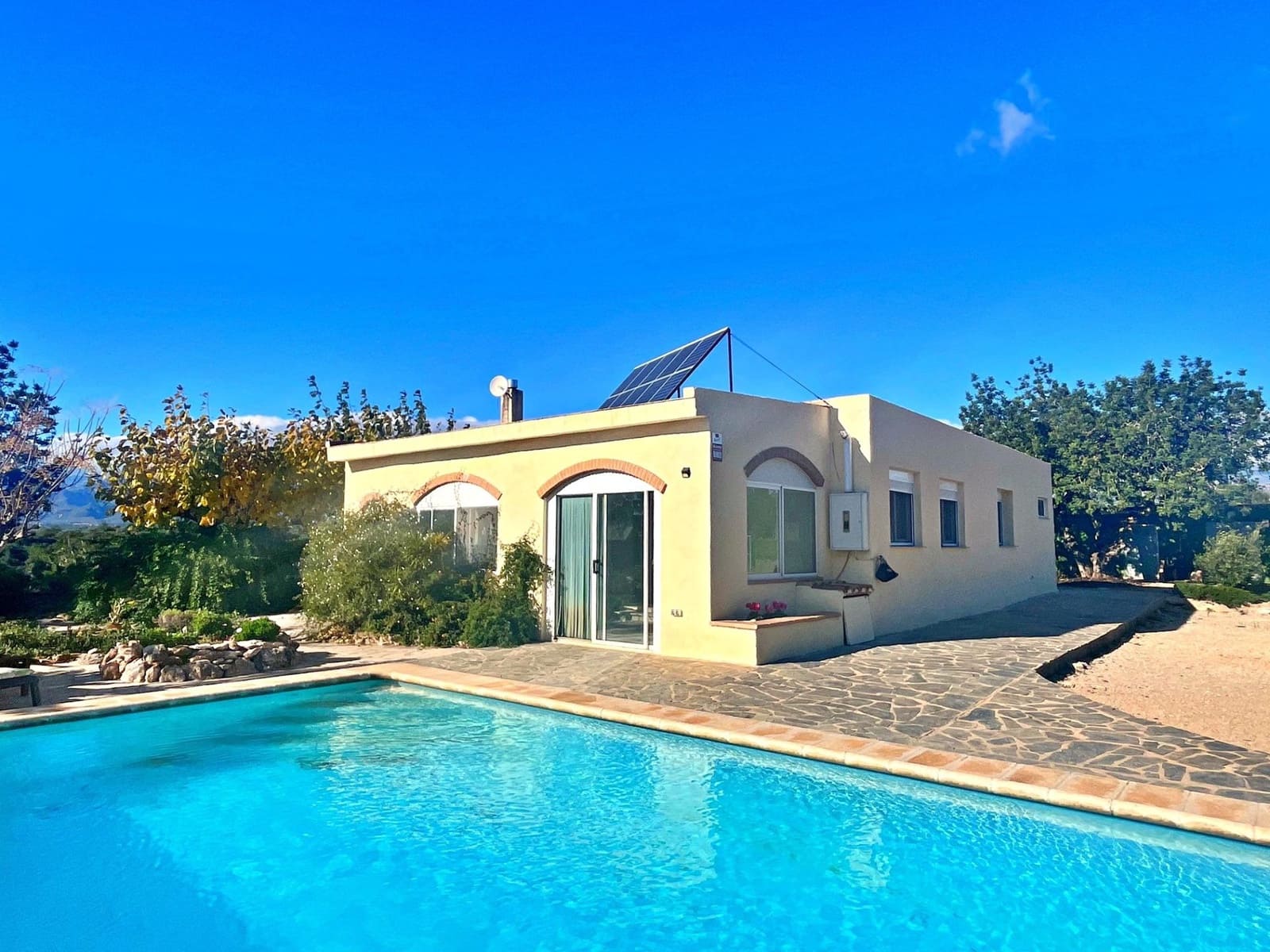 4 soveværelse Villa til salg i Roquetes med swimmingpool - € 285.000 (Ref: 9449008)