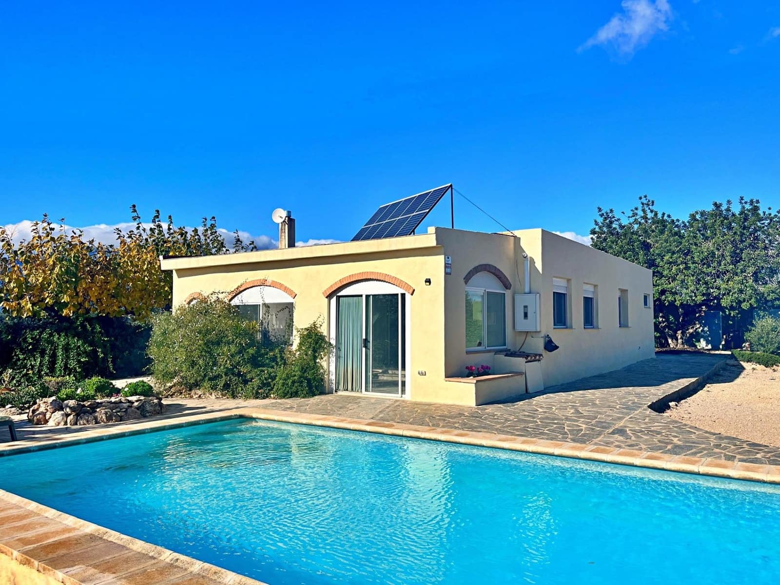 4 soveværelse Villa til salg i Roquetes med swimmingpool - € 285.000 (Ref: 9449008)