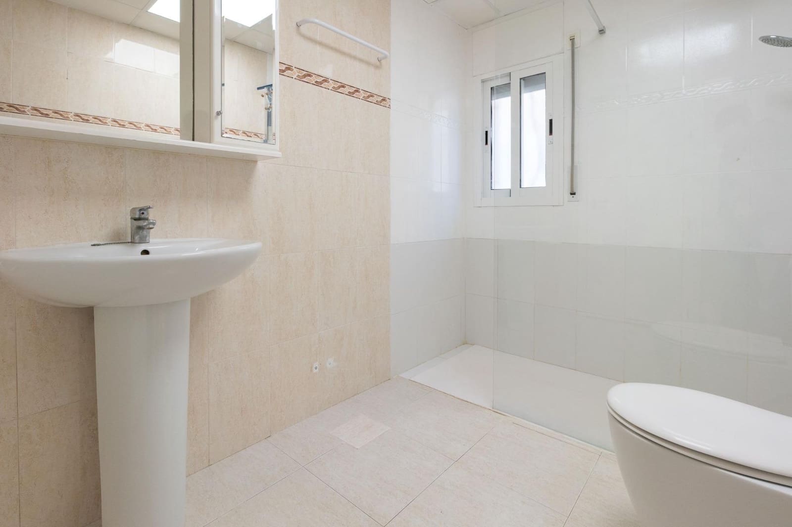 3 soveværelse Villa til salg i Deltebre med swimmingpool - € 335.000 (Ref: 9449009)