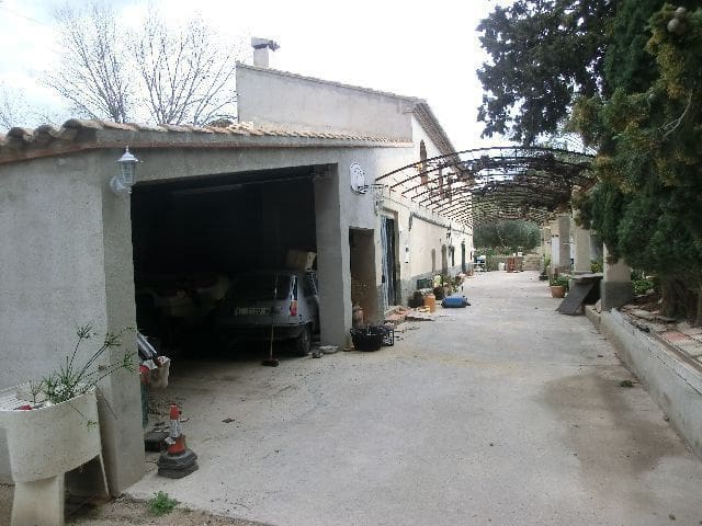 Huvila myytävänä paikassa Bitem - 260 000 € (Ref: 9481166)