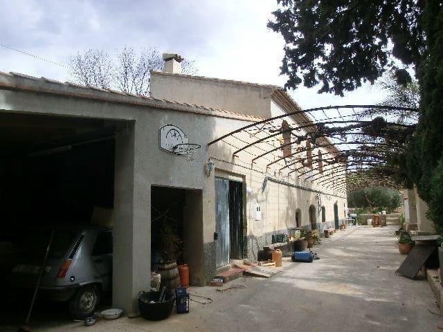 Huvila myytävänä paikassa Bitem - 260 000 € (Ref: 9481166)