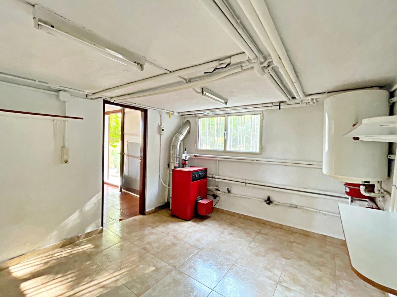 4 bedroom Villa for sale in Tortosa - € 330,000 (Ref: 9497137)