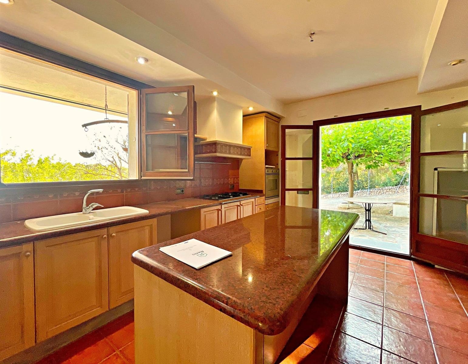 4 bedroom Villa for sale in Tortosa - € 330,000 (Ref: 9497137)