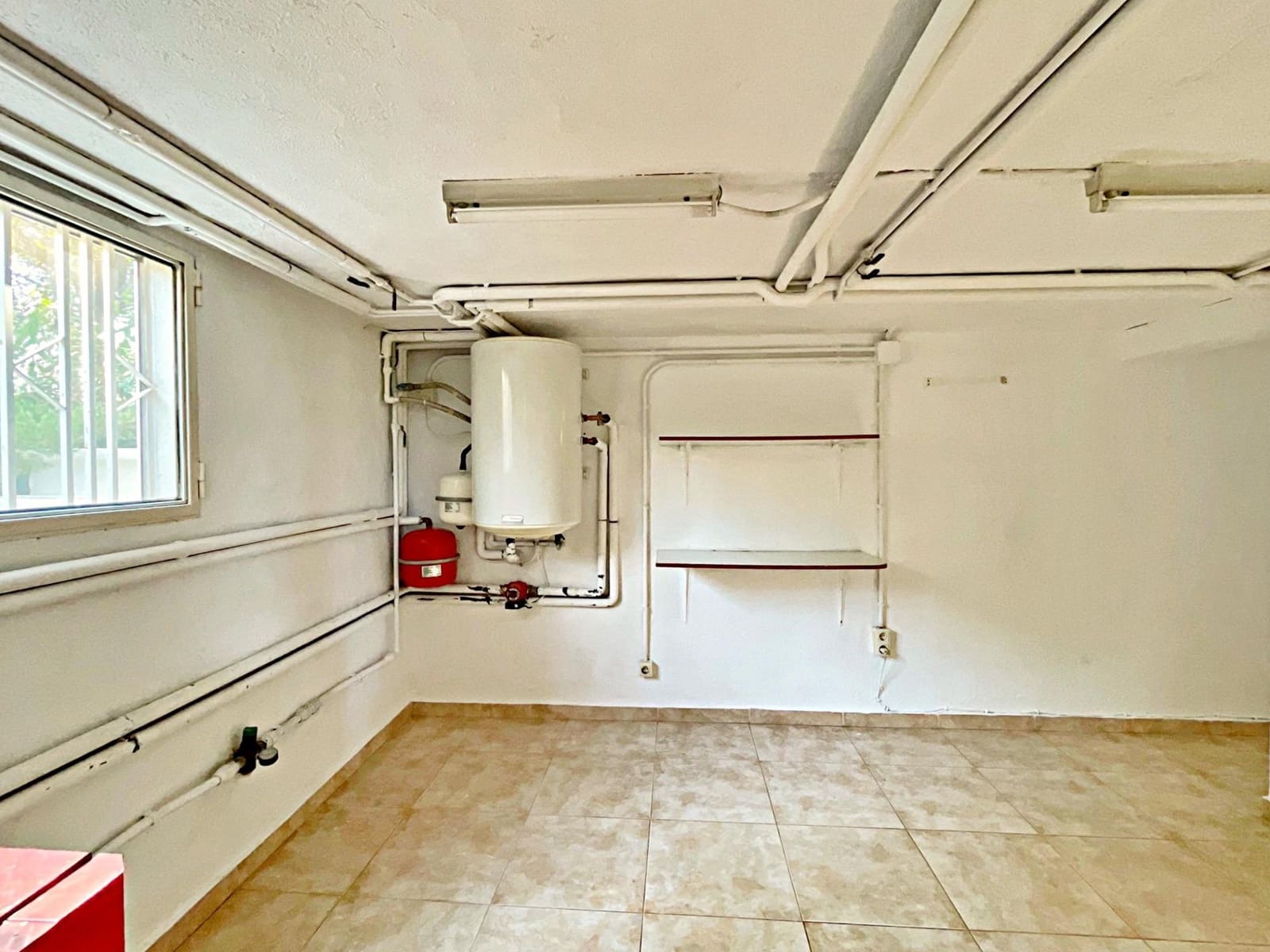 4 bedroom Villa for sale in Tortosa - € 330,000 (Ref: 9497137)