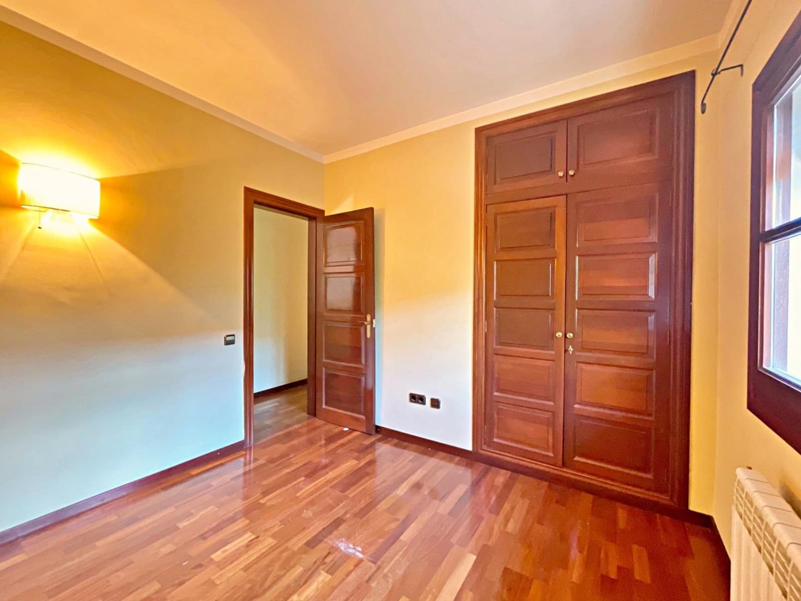 4 bedroom Villa for sale in Tortosa - € 330,000 (Ref: 9497137)