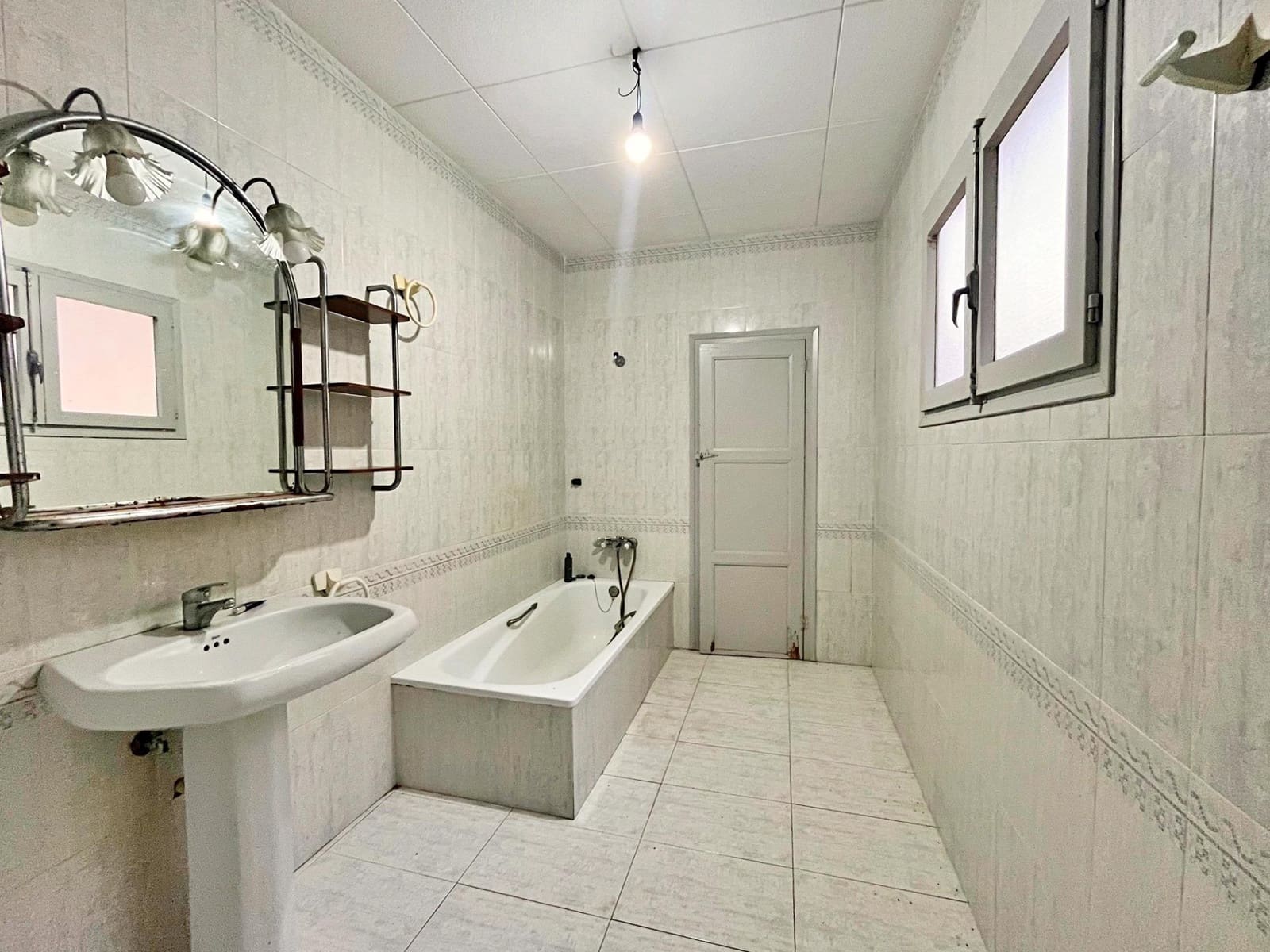 7 sypialnia Dom na sprzedaż w Sant Carles de la Rapita z garażem - 595 000 € (Ref: 9497139)