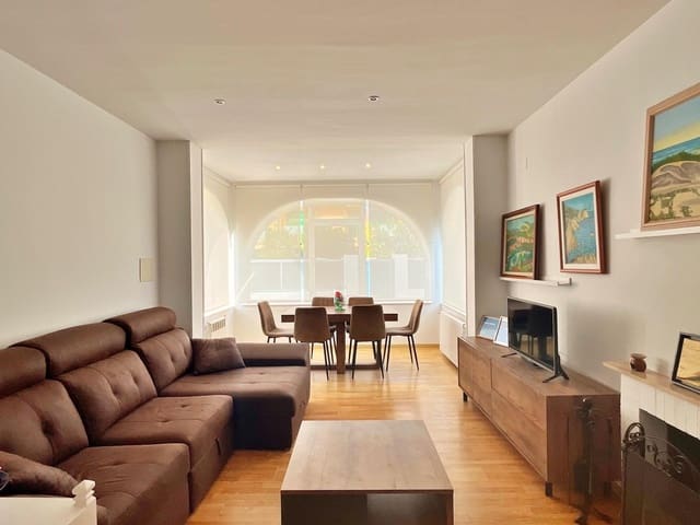 Chalet de 3 habitaciones en Amposta en venta con piscina - 350.000 € (Ref: 9516012)