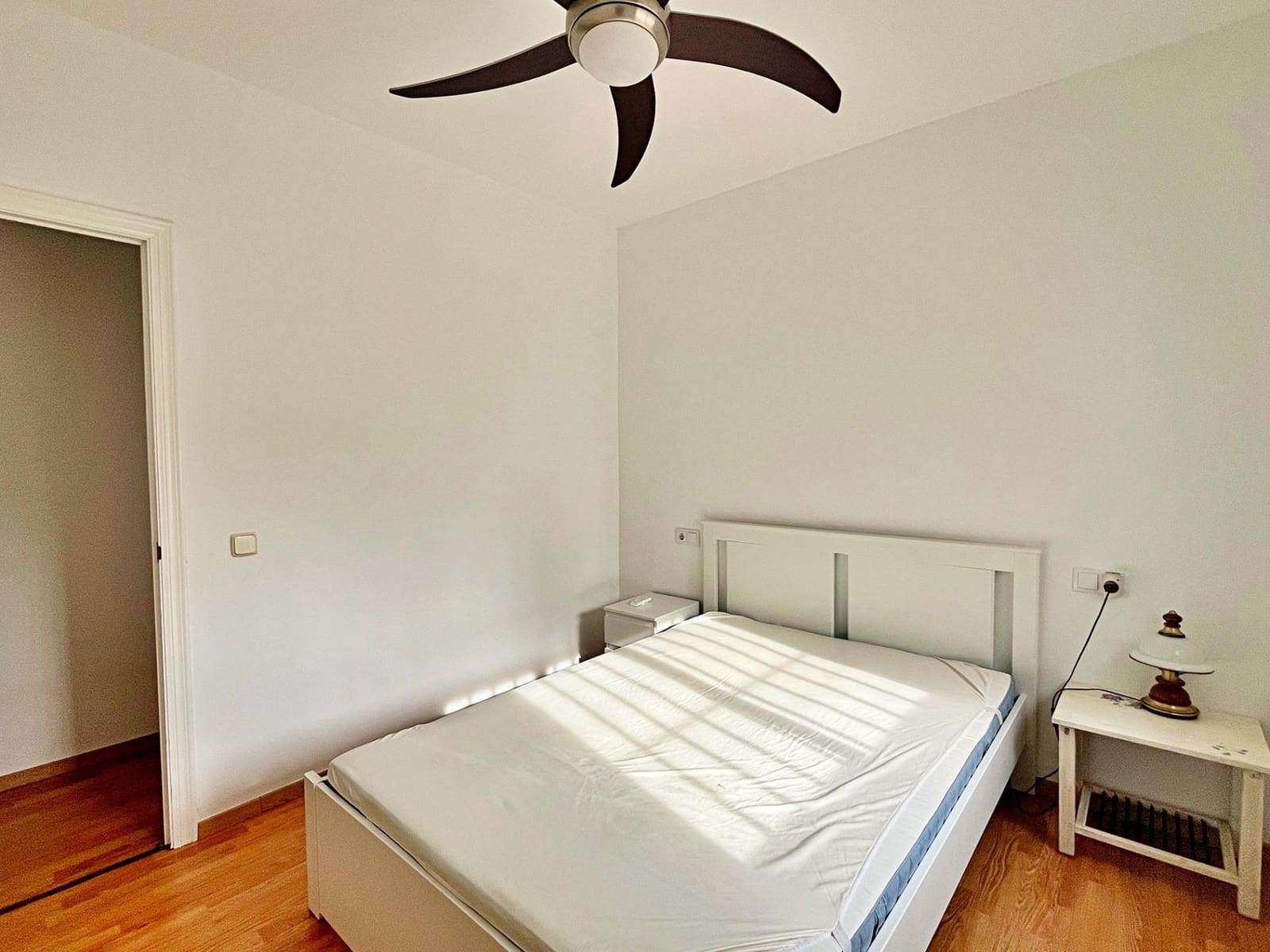 Chalet de 3 habitaciones en Amposta en venta con piscina - 350.000 € (Ref: 9516012)