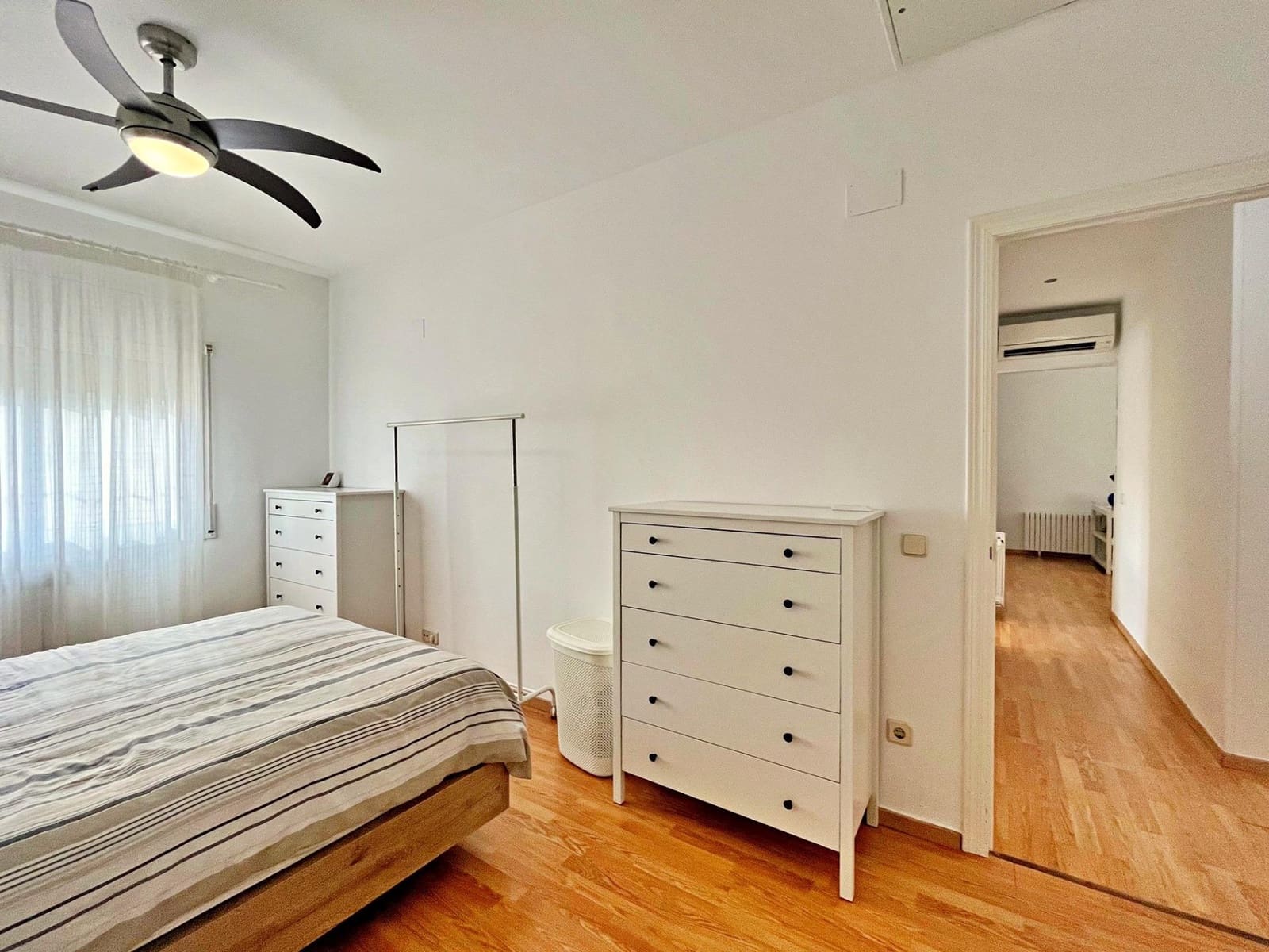 Chalet de 3 habitaciones en Amposta en venta con piscina - 350.000 € (Ref: 9516012)