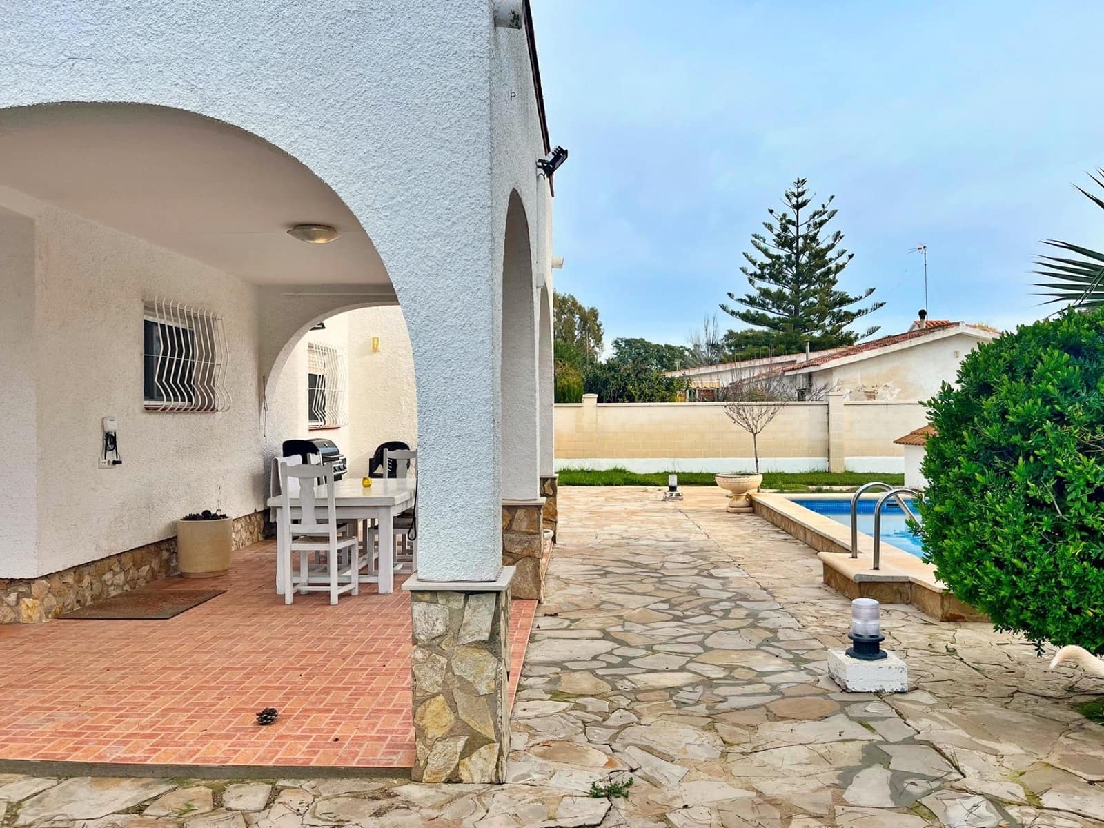 Chalet de 3 habitaciones en Amposta en venta con piscina - 350.000 € (Ref: 9516012)